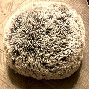 Round Mainstays Decorative Throw Pillow